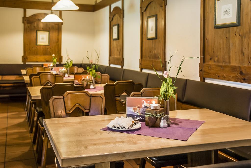 Hotel-Restaurant Bauer-Keller Ґредінґ Екстер'єр фото